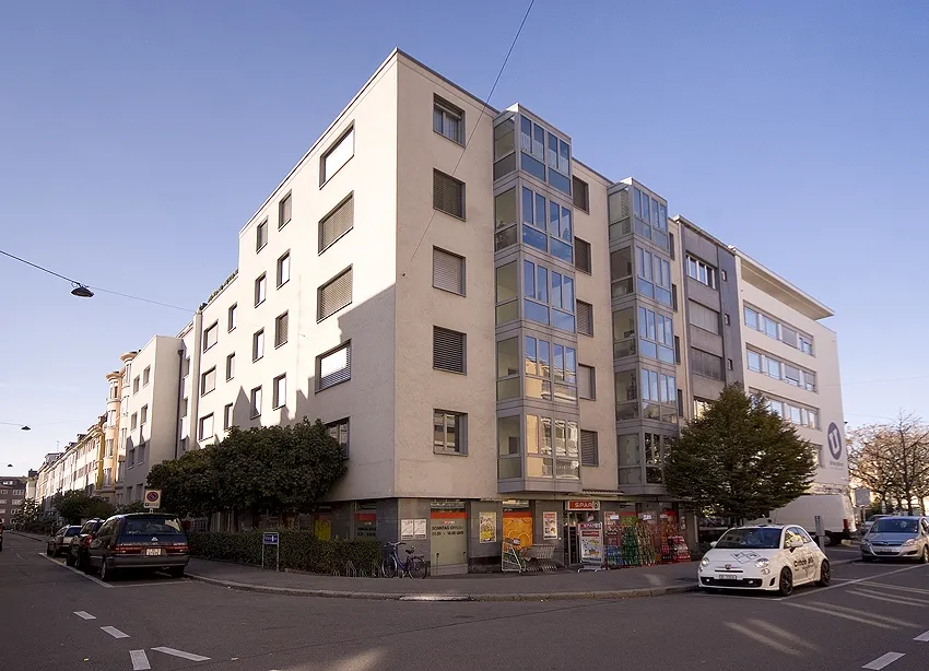 Hauptbild Mehrfamilienhaus mit Laden, Basel